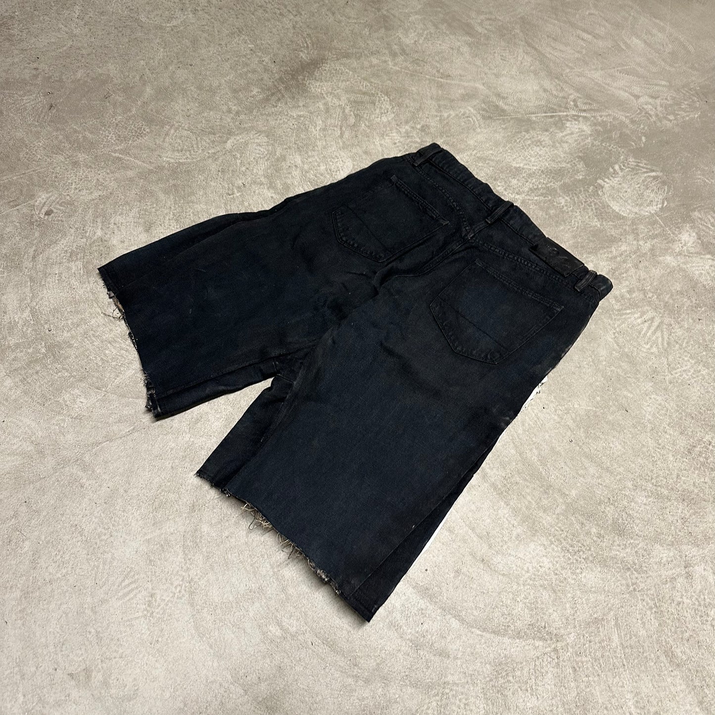 Black detailed jorts